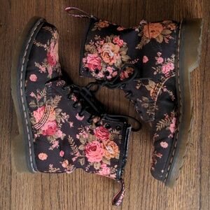 🌸Dr. Martens 11821 Victorian Floral Boots👢